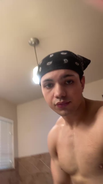 Ufwmuchael live cam on Cam4
