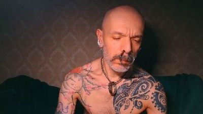 UglyMACHO live cam on Cam4