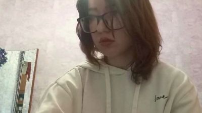 UlaPoncedeleon live cam on Cam4