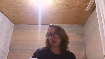 UlaPoncedeleon live cam on Cam4