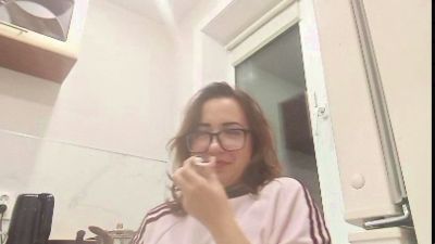 UlaPoncedeleon live cam on Cam4