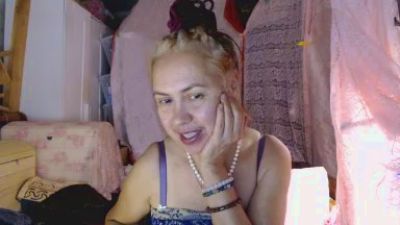 Ulduuz live cam on Cam4