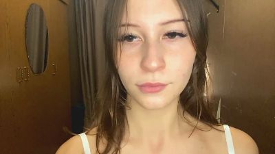 UlrikeMcrary live cam on Cam4