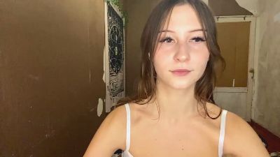 UlrikeMcrary live cam on Cam4