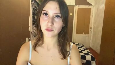 UlrikeMcrary live cam on Cam4