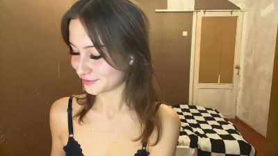 UlrikeMcrary live cam on Cam4
