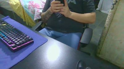 Umdoidoqualquer live cam on Cam4
