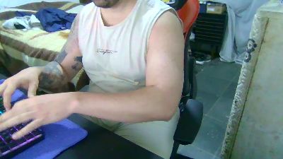 Umdoidoqualquer live cam on Cam4