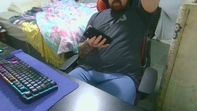 Umdoidoqualquer live cam on Cam4
