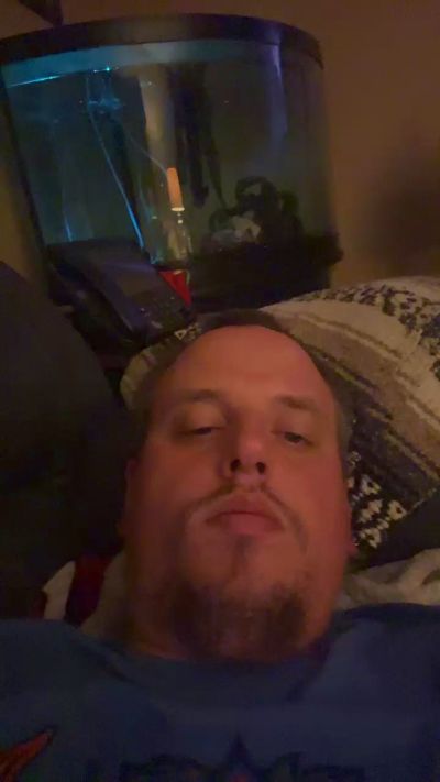 Uncutshrimp88 live cam on Cam4