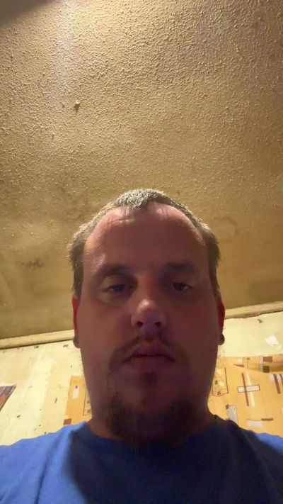 Uncutshrimp88 live cam on Cam4