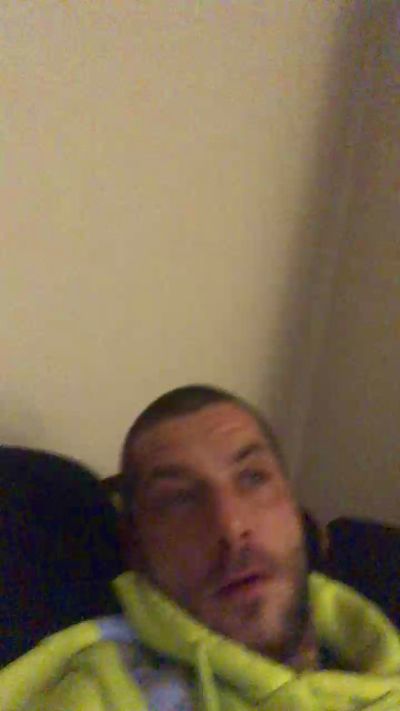 Unkown69 live cam on Cam4