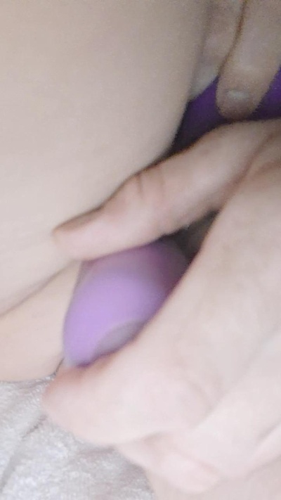 UrFav_24 live cam on Cam4
