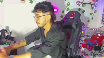 Ur_snack69 live cam on Cam4