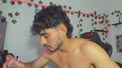 Ur_snack69 live cam on Cam4