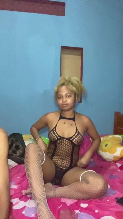 Urchulla live cam on Cam4