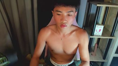 Urhotpinoy live cam on Cam4