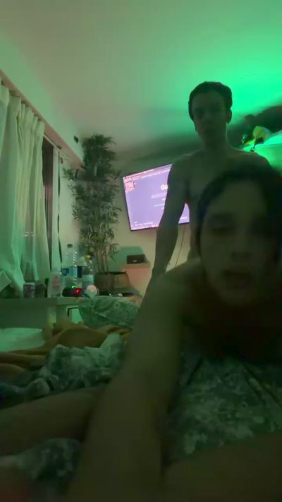 Uriel_23 live cam on Cam4