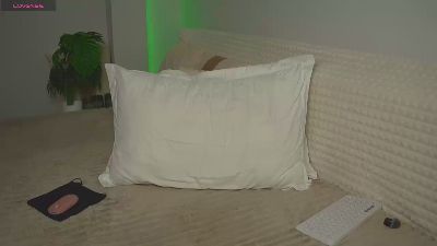 Urksenia live cam on Cam4