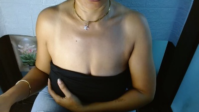 Uzuri7 live cam on Cam4