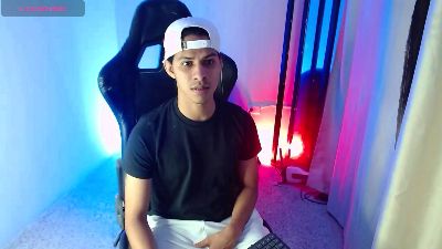VIC_COOPER live cam on Cam4