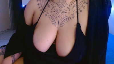 VahOliver live cam on Cam4