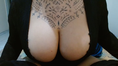 VahOliver live cam on Cam4