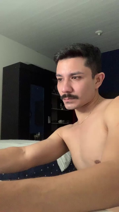 Valent29 live cam on Cam4