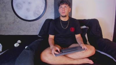 Valentinostone live cam on Cam4