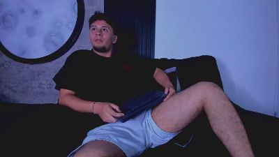 Valentinostone live cam on Cam4