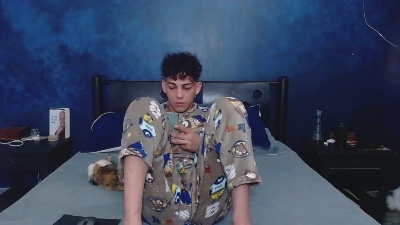 ValerioLatin19 live cam on Cam4