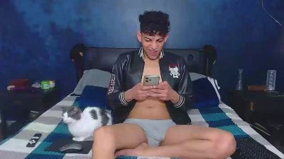 ValerioLatin19 live cam on Cam4