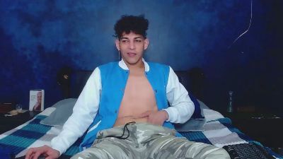 ValerioLatin19 live cam on Cam4