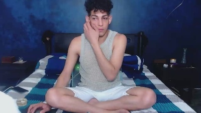 ValerioLatin19 live cam on Cam4