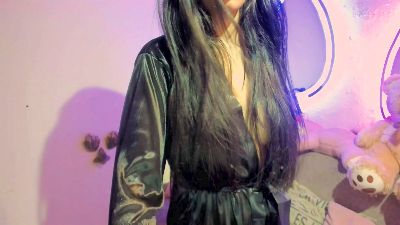 Valessia18 live cam on Cam4