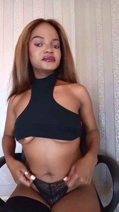 Vallilla live cam on Cam4