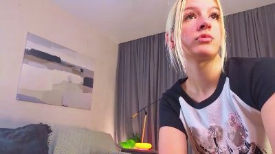 ValorieDierking live cam on Cam4
