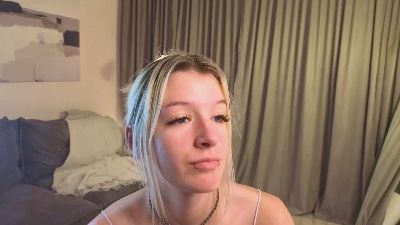 ValorieDierking live cam on Cam4