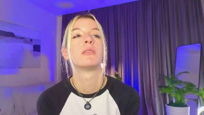 ValorieDierking live cam on Cam4