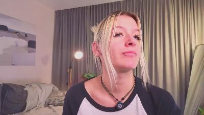 ValorieDierking live cam on Cam4