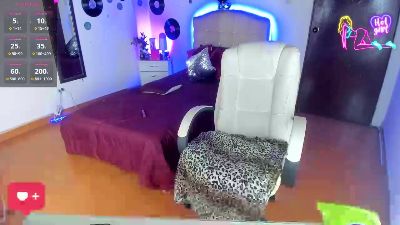 Vampirelacrazy live cam on Cam4