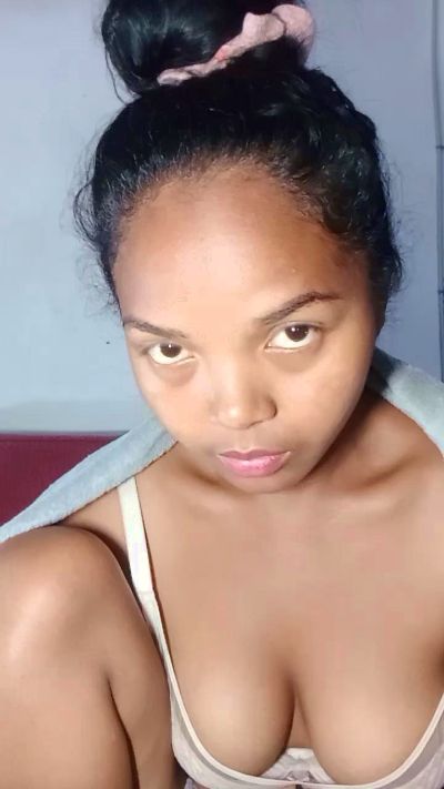 Vanessa00 live cam on Cam4