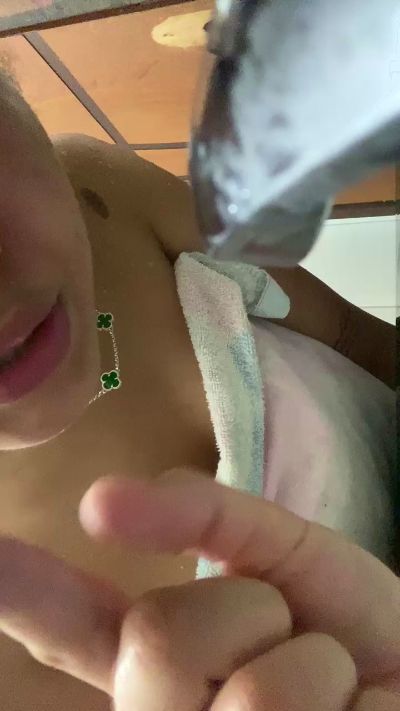 Vanessa41_ live cam on Cam4