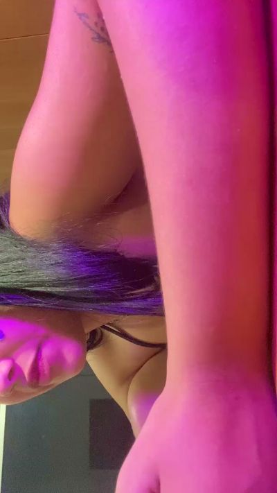 Vanessa41_ live cam on Cam4