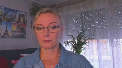 VanessaLUX live cam on Cam4