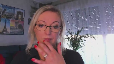 VanessaLUX live cam on Cam4