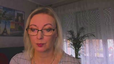 VanessaLUX live cam on Cam4