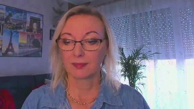 VanessaLUX live cam on Cam4