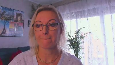 VanessaLUX live cam on Cam4
