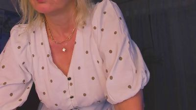 VanessaLUX live cam on Cam4